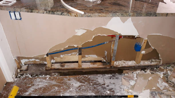 Local water damage restoration in CA